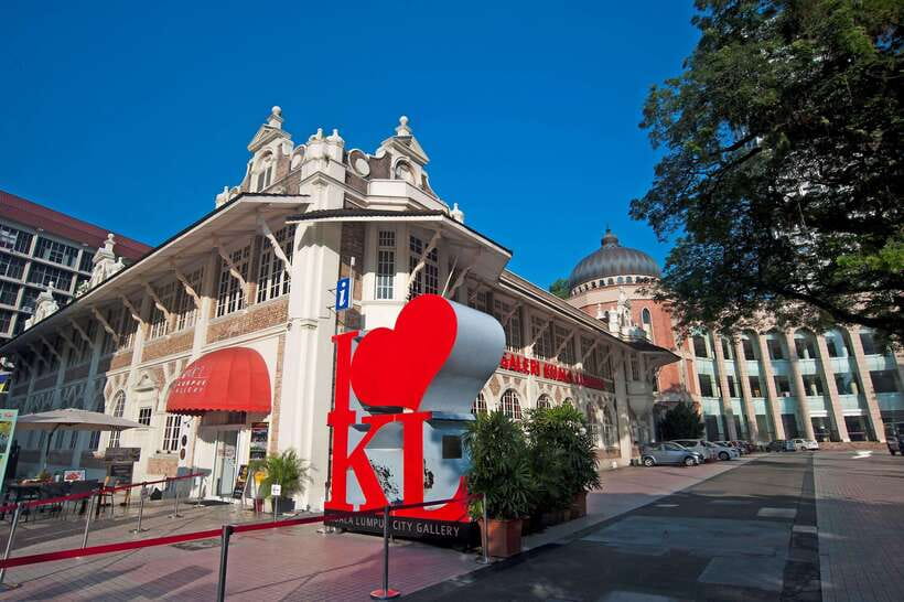 Best of Kuala Lumpur Tour with Twin Tower Entry - A drive through the city’s changing districts