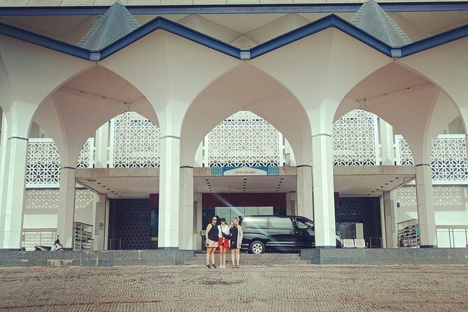 Blue Mosque And Batu Caves Private Tour from Kuala Lumpur - What the private transfer changes