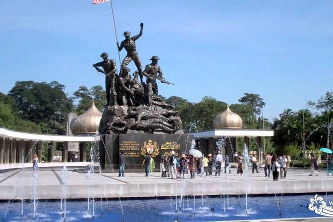 City Tour with Batu Cave and Fireflies Tour - A city tour with an after-dark change of scene