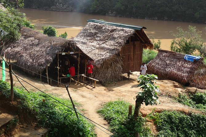 Day Tour Aborigine Village @ Rainforest Taman Negara + Batu Caves - A floating lunch between active stops