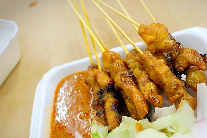 Eat Like a Local: Kuala Lumpur Hawker Center and Street Food Tour by Night - A food tour that makes ordering easier