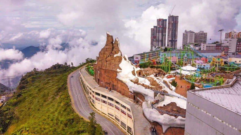 From Kuala Lumpur: Genting Highlands Day Tour & Gondola Ride - From Kuala Lumpur to Batu Caves