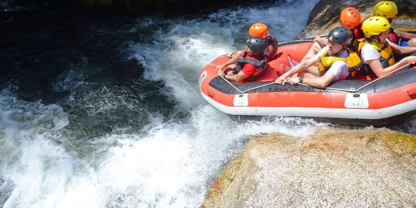 From Kuala Lumpur: Kampar River White Water Rafting - Lunch, showers, and the ride back