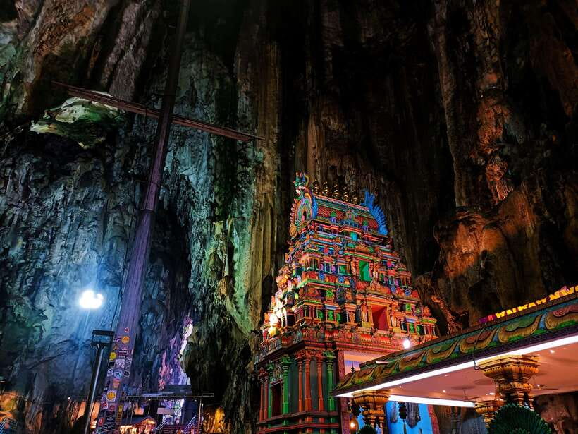 From Kuala Lumpur: Private Batu Caves Cultural Tour - Climbing 272 steps to the Batu Caves shrine