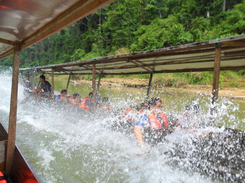 From Kuala Lumpur: Taman Negara National Park Trek Day Tour - Leaving Kuala Lumpur for Taman Negara