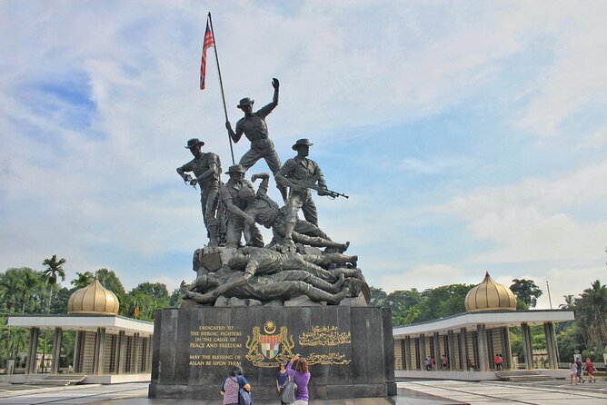 From Port Klang Petronas Twin Tower Batu Caves & KL City Tour - Who should book this tour?