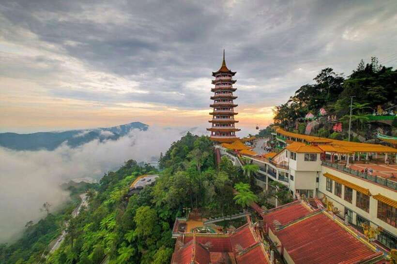 Genting Highlands Private Day Trip with Batu Caves - Riding the Awana Skyway