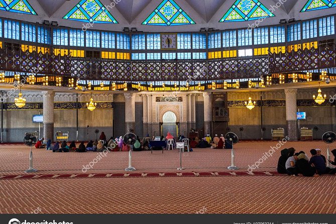 Half Day City Tour ( 4 hours ) - A brief visit to the National Monument