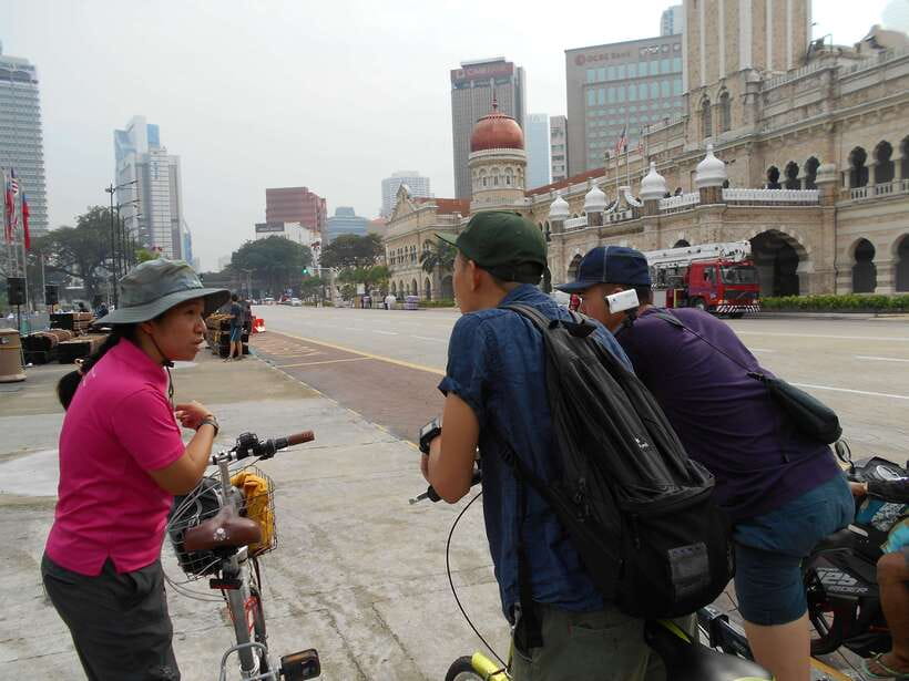 Hidden Kuala Lumpur: 4-Hour Bike Tour - Start near downtown, then turn off the main roads