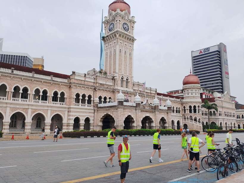Hidden Kuala Lumpur: 4-Hour Bike Tour - Old homes and modern Kuala Lumpur