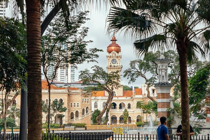 Highlights & Hidden Gems With Locals: Best of Kuala Lumpur Private Tour - A compact introduction to Kuala Lumpur