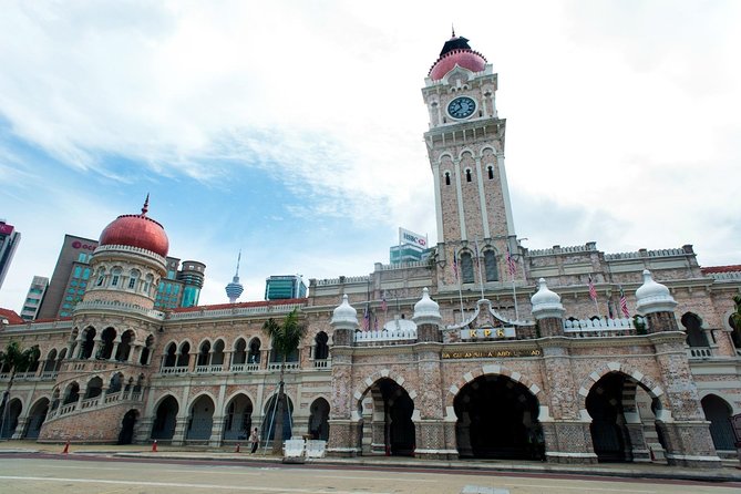 Highlights & Hidden Gems With Locals: Best of Kuala Lumpur Private Tour - Chinatown’s temples and street life