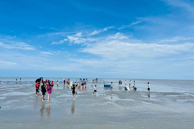 Instagrammable Kuala Selangor Sky Mirror Tour with Transfer - Two hours on the Sky Mirror