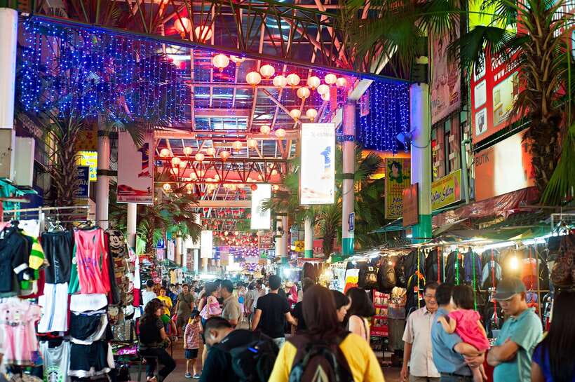 Kuala Lumpur: 4-Hour Authentic Local Markets & Event Tour - Chinatown: bargaining, crowds, and changing hours