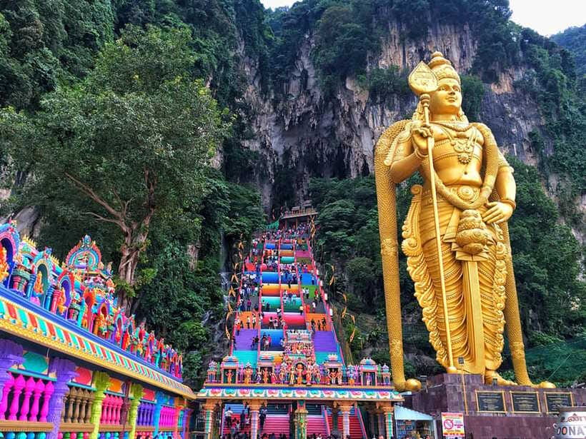 Kuala Lumpur Adventure:Kanching Falls, Ramayana & Batu Caves - Batu Caves: the statue and the 272 steps