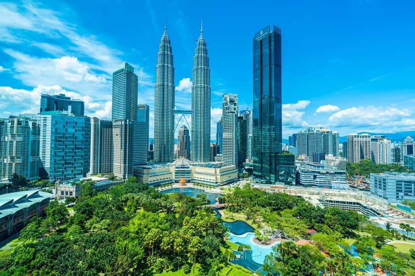 Kuala Lumpur: City Highlights, Batu Caves, and Malacca Tour - Batu Caves: the stairs are part of the visit