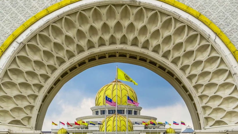 Kuala Lumpur: City Highlights, Batu Caves, and Malacca Tour - Malacca’s old center rewards a slower look