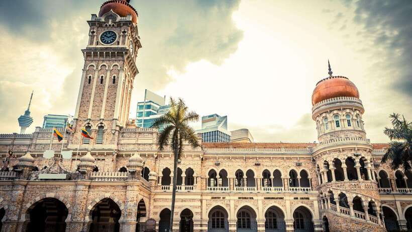 Kuala Lumpur: City Sights, Batu Caves and Fireflies Day Trip - Batu Caves and the climb to the shrines