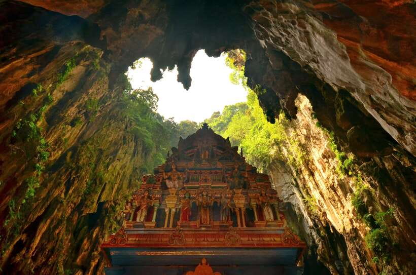 Kuala Lumpur: City Tour & Batu Caves Combo - Moorish details and Independence Square