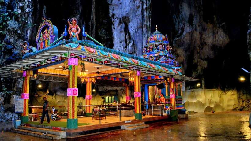 Kuala Lumpur: City Tour & Batu Caves Combo - Modern Kuala Lumpur from the vehicle