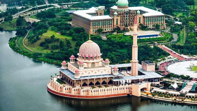 Kuala Lumpur: City Tour, KL Tower Ticket & Putrajaya w/ Boat - Kuala Lumpur’s landmarks, from towers to Merdeka Square