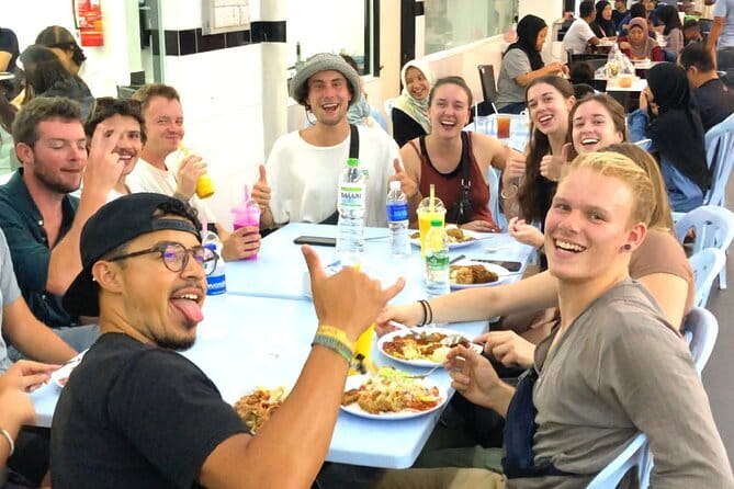Kuala Lumpur Food Tour with 12+ Authentic Dishes & Local Secrets - Two temples on Jalan Tun H S Lee