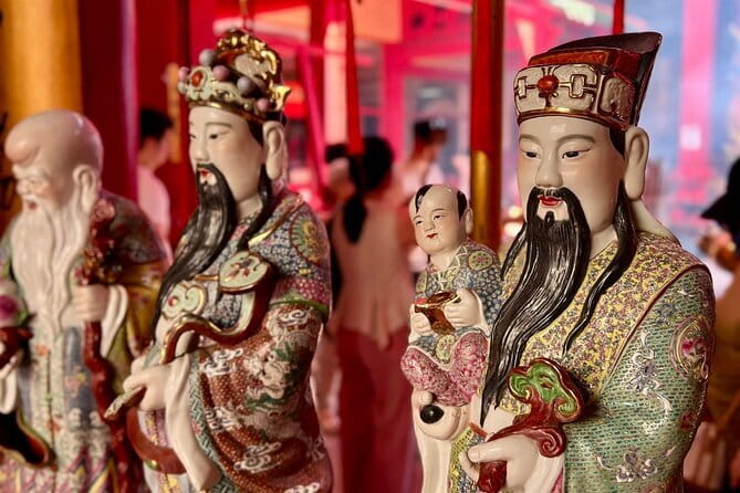 Kuala Lumpur Food Tour with 12+ Authentic Dishes & Local Secrets - A changing menu of curries, noodles and sweets