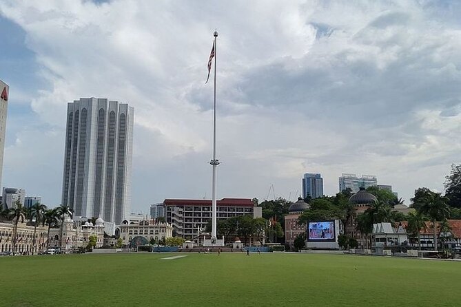 Kuala Lumpur Full Day Private Tour with 24 spots Of Wonders - Petronas Towers and the city’s skyline