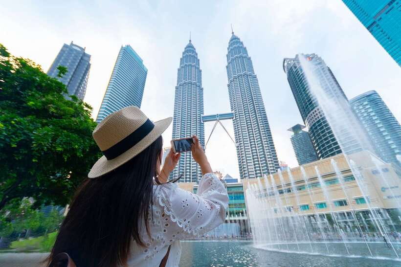 Kuala Lumpur Full-Day Sightseeing Tour with Batu Caves - Batu Caves: the steepest and most memorable stop