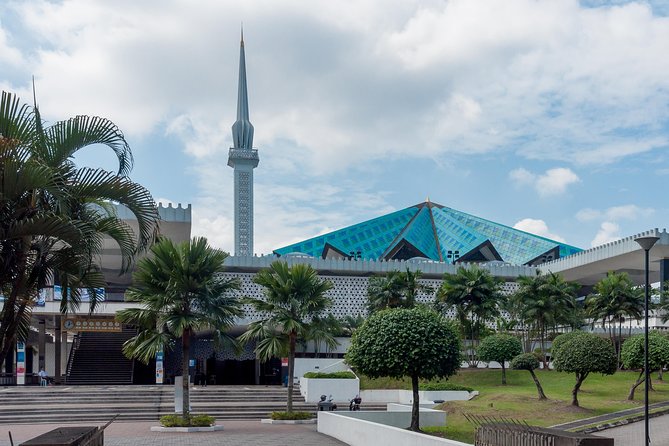 Kuala Lumpur Half-day City Tour - River of Life and a green finish at KLCC Park