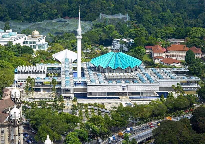 Kuala Lumpur: Half Day Group City Highlights Tour - Petronas Twin Towers: a photo stop, not a tower visit