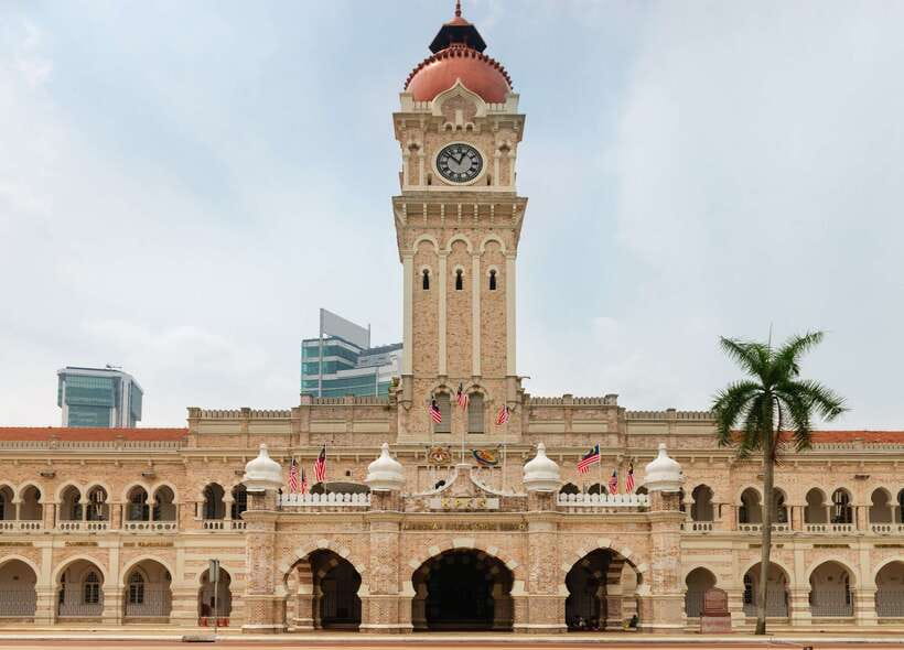 Kuala Lumpur: Half-Day Photo Tour with Petronas Twin Towers - Royal views, city history and Independence Square