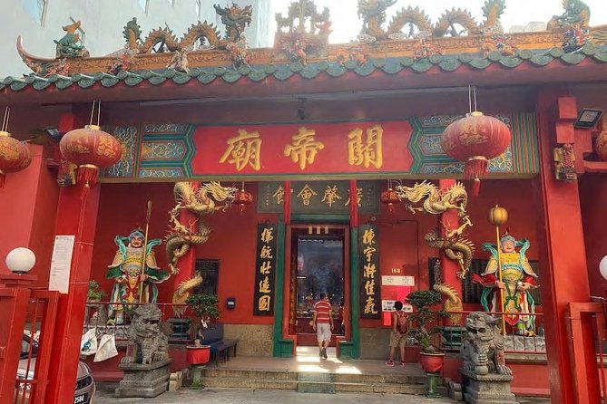 Kuala Lumpur InfoFun Walking Tour Experience - Morning route: the National Mosque and greenery