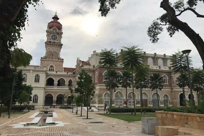 Kuala Lumpur InfoFun Walking Tour Experience - What the guide’s approach adds
