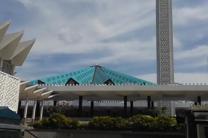 Kuala Lumpur InfoFun Walking Tour Experience - Central Market: crafts with a time limit