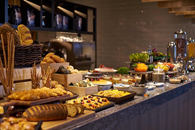 Kuala Lumpur International Airport Plaza Premium Lounge - Set realistic expectations for the food