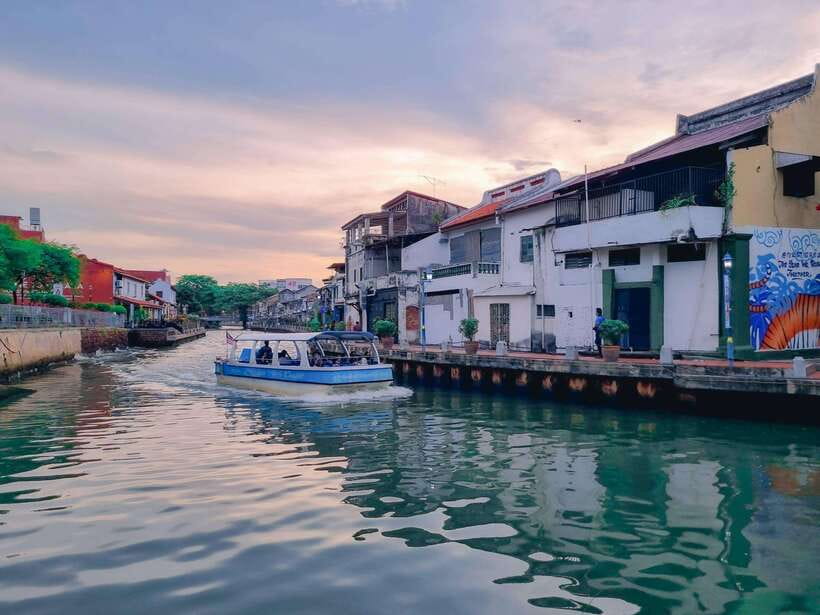 Kuala Lumpur: Malacca Day Trip with River Cruise and Lunch - Dutch Square and the Street of Harmony