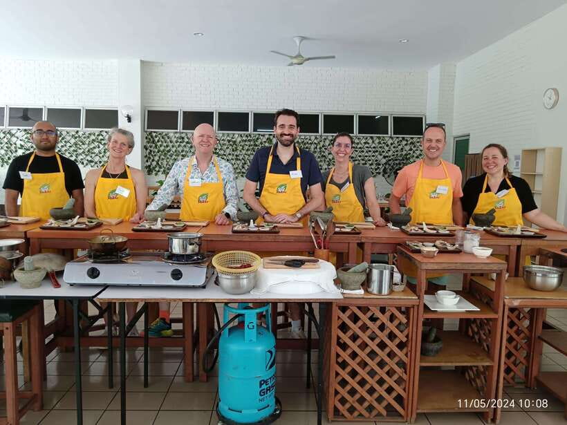 Kuala Lumpur: Malaysian Cooking Class with Market Tour - Cook a three-course Malaysian lunch