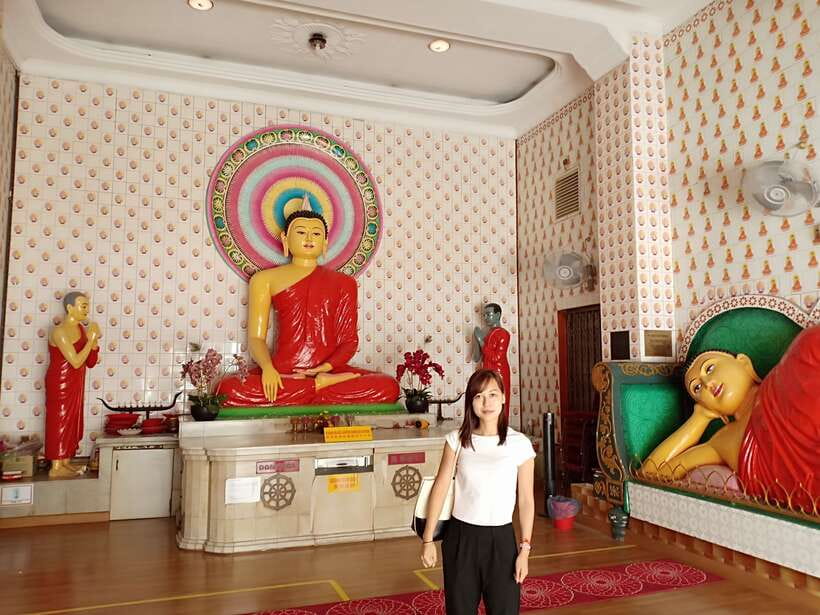 Kuala Lumpur: Private Batu Cave, National Mosque Tour, Lunch - FAQ