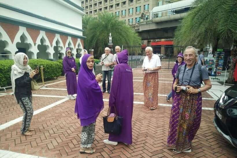 Kuala Lumpur: Private custom walking tour with a local guide - Meet centrally and plan the finish