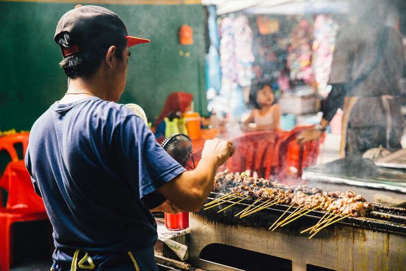 Kuala Lumpur: Private Food Tour – 10 Tastings with Locals - Should you book this Kuala Lumpur food tour?