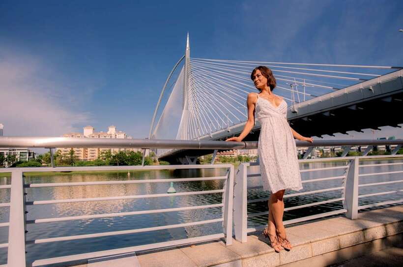Kuala Lumpur: Putrajaya City Tour with Lake Cruise - Putrajaya International Convention Centre and the lake