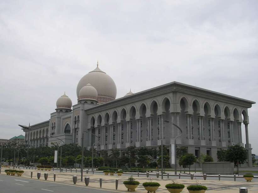 Kuala Lumpur: Putrajaya Tour with Traditional Boat Cruise - Who will get the most from this tour?