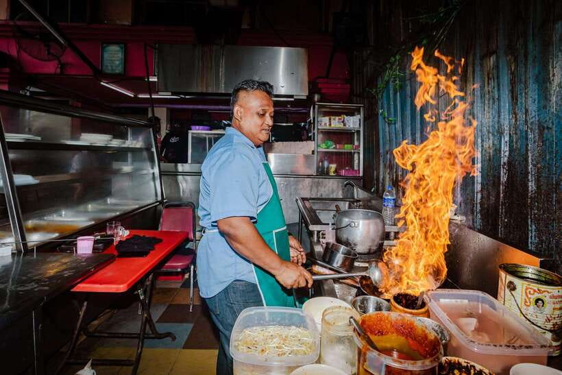 Kuala Lumpur: Sambal Street Food Tour with 15+ Tastings - Start with the ingredients, not just the menu