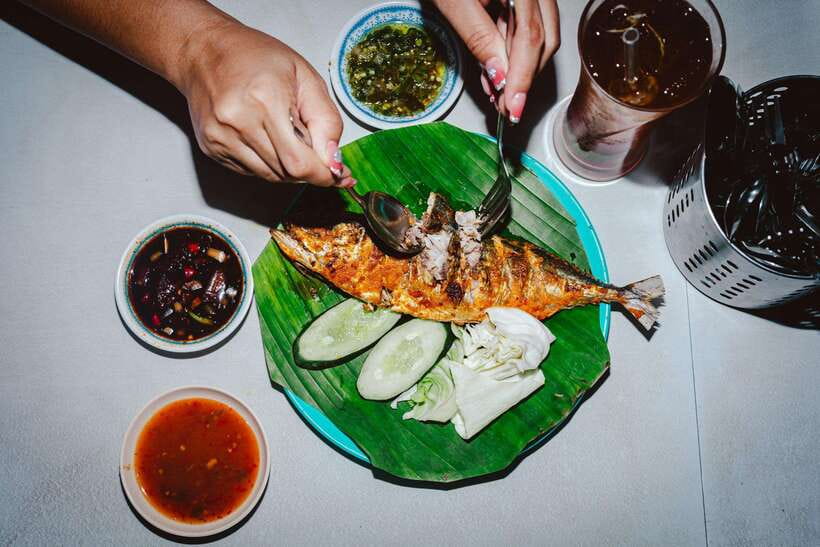 Kuala Lumpur: Sambal Street Food Tour with 15+ Tastings - Who should book this Kuala Lumpur food walk?