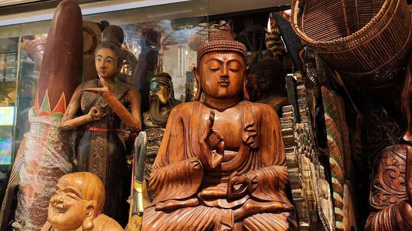 Kuala Lumpur: Sightseeing, Markets, and Food Night Tour - Jalan Alor: the meal stop that costs extra