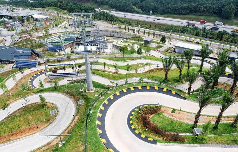 Kuala Lumpur: Skyline Luge Admission Ticket - The chairlift makes a good start