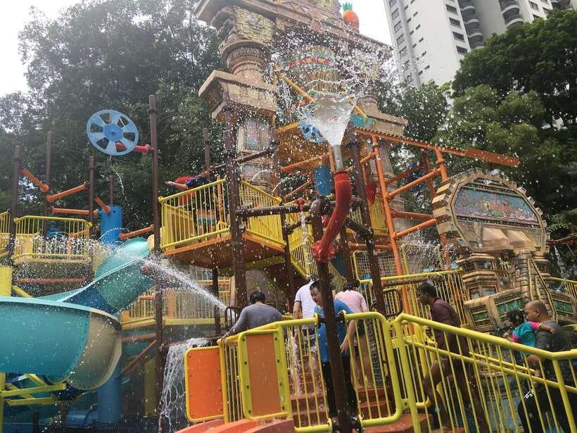 Kuala Lumpur: Sunway Lagoon Theme Park Ticket with Transfer - Animals and a calmer pause at Wildlife Park