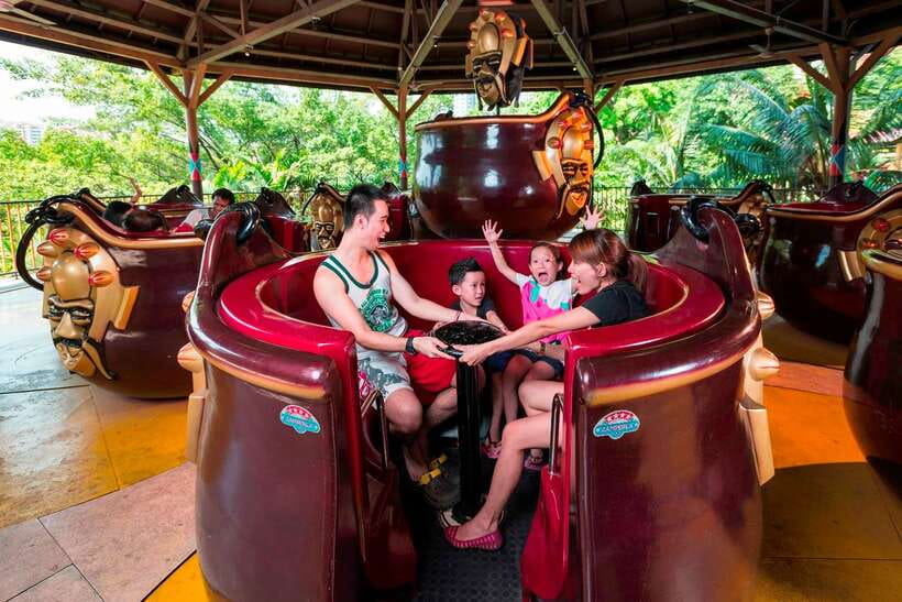 Kuala Lumpur: Sunway Lagoon Theme Park Ticket with Transfer - Is $75 good value for your day?