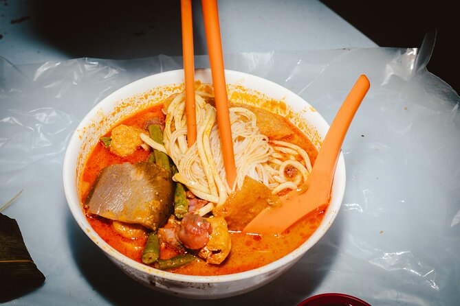 Laksa Lanes Kuala Lumpur Food Tour with 14+ Tastings - Who should book the Chinatown tasting walk?